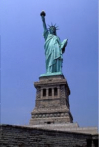 three-dimensional wiggle image of the Statue of Liberty